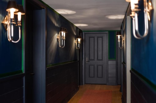 Deluxe King Room Near The Desmond Condominiums LA 9 Luxury Bookings