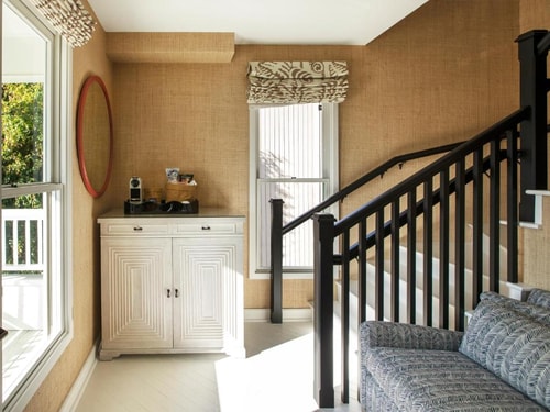 Deluxe King Room Near The Desmond Condominiums LA 10 Luxury Bookings