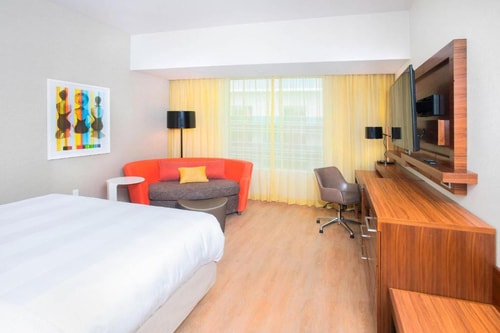 King Room Near Original Muscle Beach LA 1 Luxury Bookings