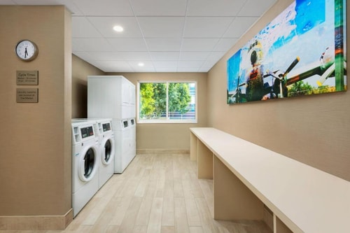 King Room Near Original Muscle Beach LA 11 Luxury Bookings