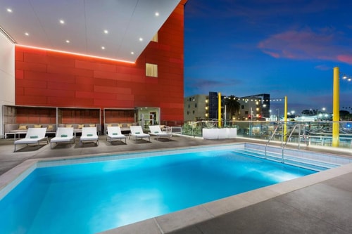 King Room Near Original Muscle Beach LA 13 Luxury Bookings