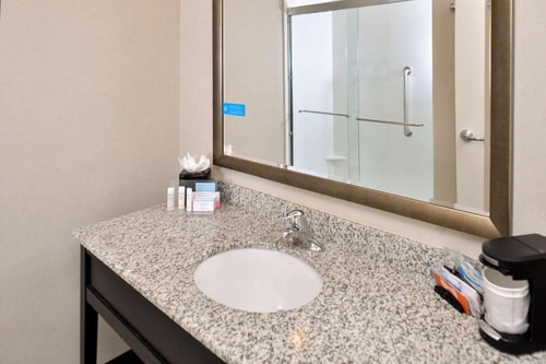 King Room Near Dog Day Afternoon ORL 3 Luxury Bookings