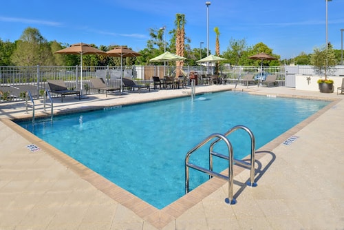 King Room Near Dog Day Afternoon ORL 14 Luxury Bookings