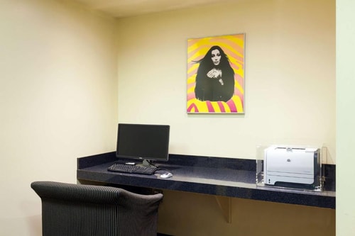 King Room Near Kings Road Park LA 7 Luxury Bookings