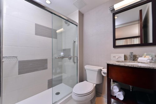 Double Room Near Frames Bowling Lounge NYC 4 Luxury Bookings