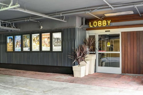 Standard Room Near Lake Hollywood Park LA 13 Luxury Bookings