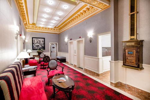 Queen Studio Near Father Duffy Square NYC 13 Luxury Bookings