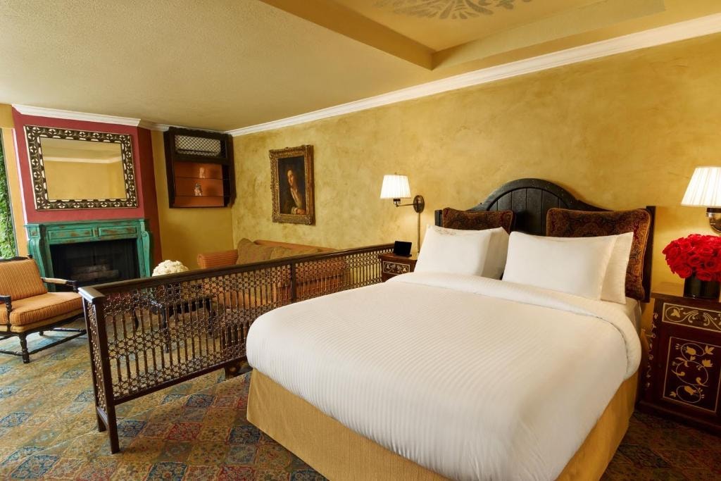Junior Suite Near Los Angeles County Fire Dept LA Luxury Bookings