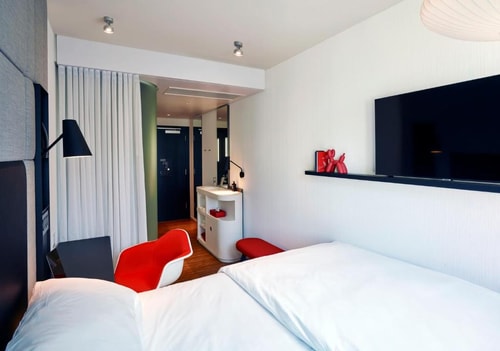 King Room Near Perla on Broadway LA 1 Luxury Bookings