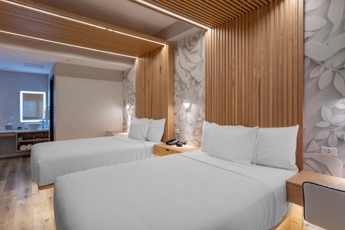 Queen Suite Near Charly Garcia Corner NYC Luxury Bookings