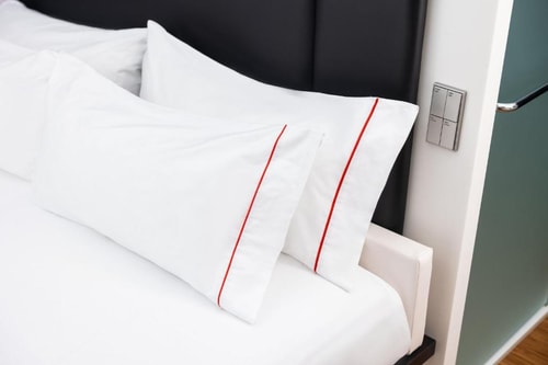 King Room Near Perla on Broadway LA 5 Luxury Bookings