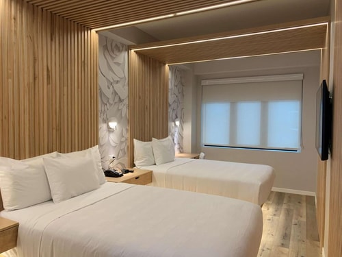 Queen Suite Near Charly Garcia Corner NYC 2 Luxury Bookings