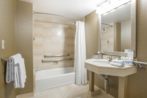 Deluxe King Room Near Museum Contemporary Art LA 4 Luxury Bookings