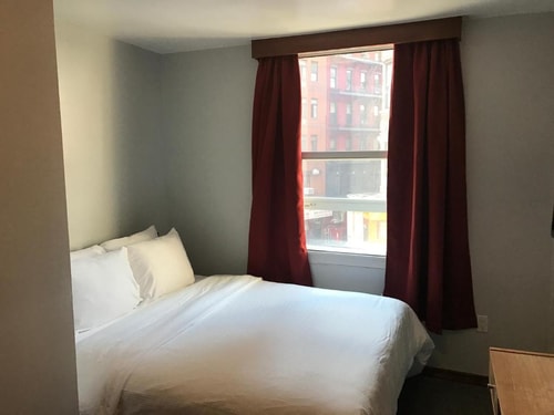 Superior Queen Room Near Golden Diner NYC 5 Luxury Bookings