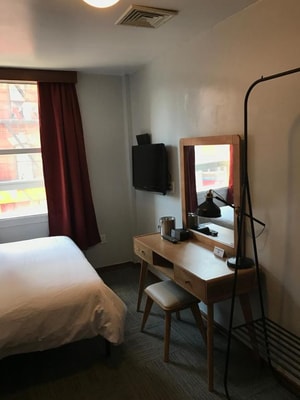 Superior Queen Room Near Golden Diner NYC 7 Luxury Bookings