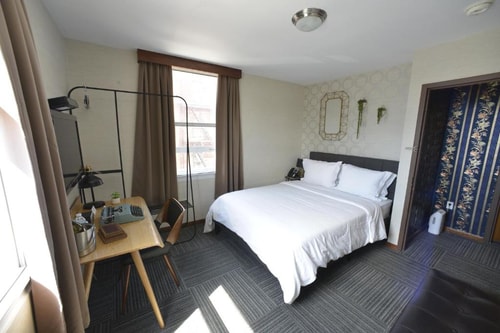 Superior Queen Room Near Golden Diner NYC Luxury Bookings