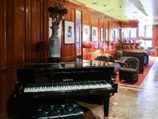 Deluxe King Room Near Walter Kerr Theatre NYC 6 Luxury Bookings