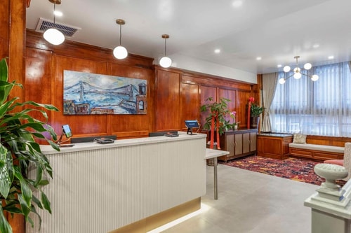 Deluxe King Room Near Walter Kerr Theatre NYC 4 Luxury Bookings