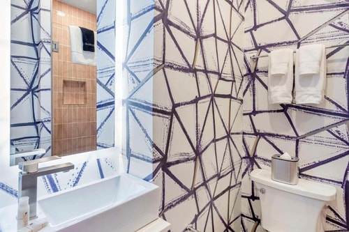 Deluxe King Room Near Walter Kerr Theatre NYC 9 Luxury Bookings