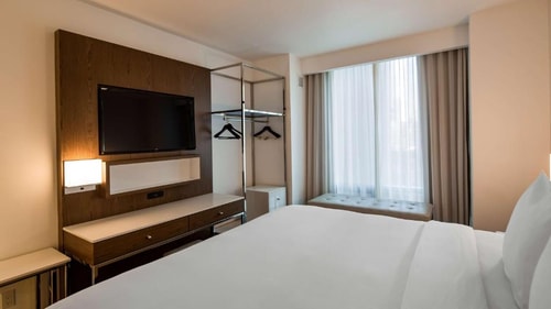 King Room Near Houghton Hall Arts Community NYC 2 Luxury Bookings
