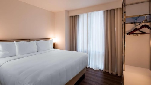 King Room Near Houghton Hall Arts Community NYC 1 Luxury Bookings