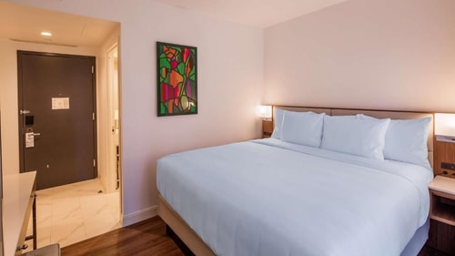 King Room Near Houghton Hall Arts Community NYC 3 Luxury Bookings