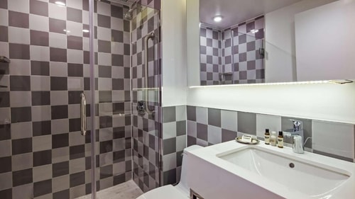 King Room Near Houghton Hall Arts Community NYC 7 Luxury Bookings