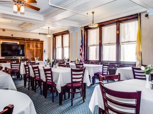 Double Room Near Philippe Liquors NYC 9 Luxury Bookings