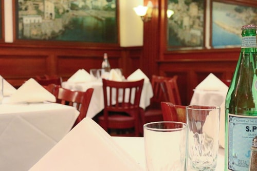 Standard Queen Room Near Balsley Park NYC 9 Luxury Bookings