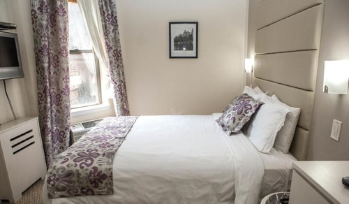 Standard Queen Room Near Balsley Park NYC 3 Luxury Bookings