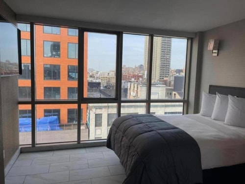 Deluxe Queen Room Near Wheels school NYC 2 Luxury Bookings