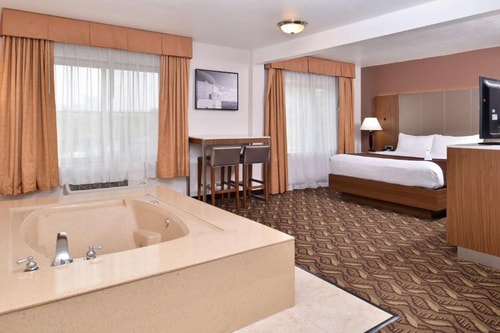 King Room Near Cinemark Howard Hughes LA 7 Luxury Bookings