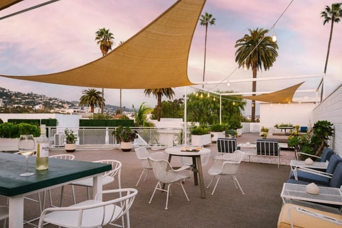 Queen Room Near The Paul Smith Pink Wall LA 10 Luxury Bookings