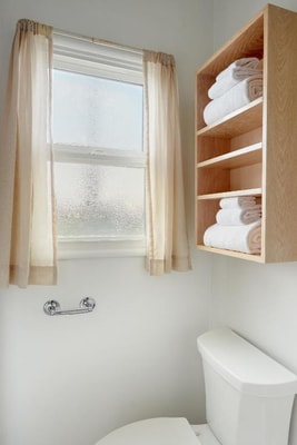 Queen Room Near The Paul Smith Pink Wall LA 6 Luxury Bookings