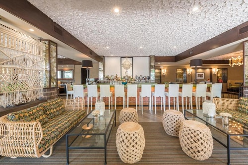 Deluxe King Room Near Vista Pointe LA 8 Luxury Bookings