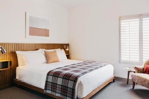 King Room Near  The Culver Theater LA Luxury Bookings