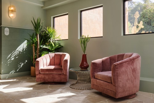 Studio King Near Bulan Thai Vegetarian Kitchen LA 8 Luxury Bookings