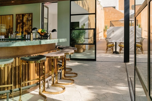 Studio King Near Bulan Thai Vegetarian Kitchen LA 11 Luxury Bookings