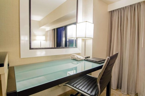 King Room Near Airport Spectrum Lax Parking LA 1 Luxury Bookings
