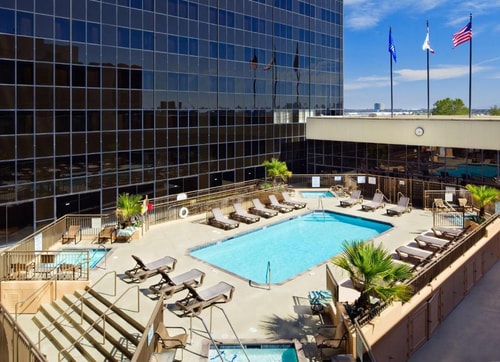 King Room Near Airport Spectrum Lax Parking LA 14 Luxury Bookings