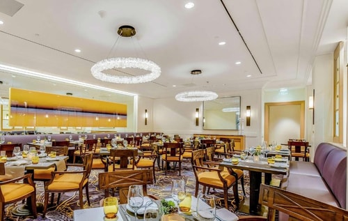 King Room Near Airport Spectrum Lax Parking LA 9 Luxury Bookings