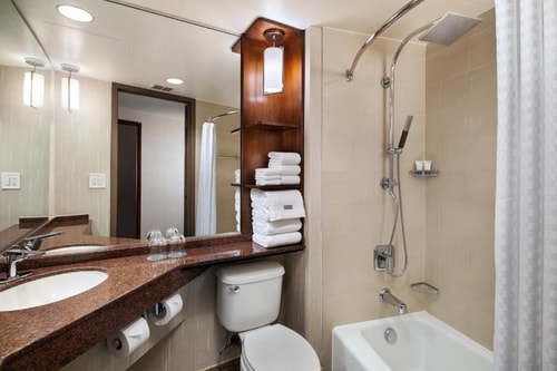 Guest room  Near Desuar Los Angeles Spa LA 3 Luxury Bookings