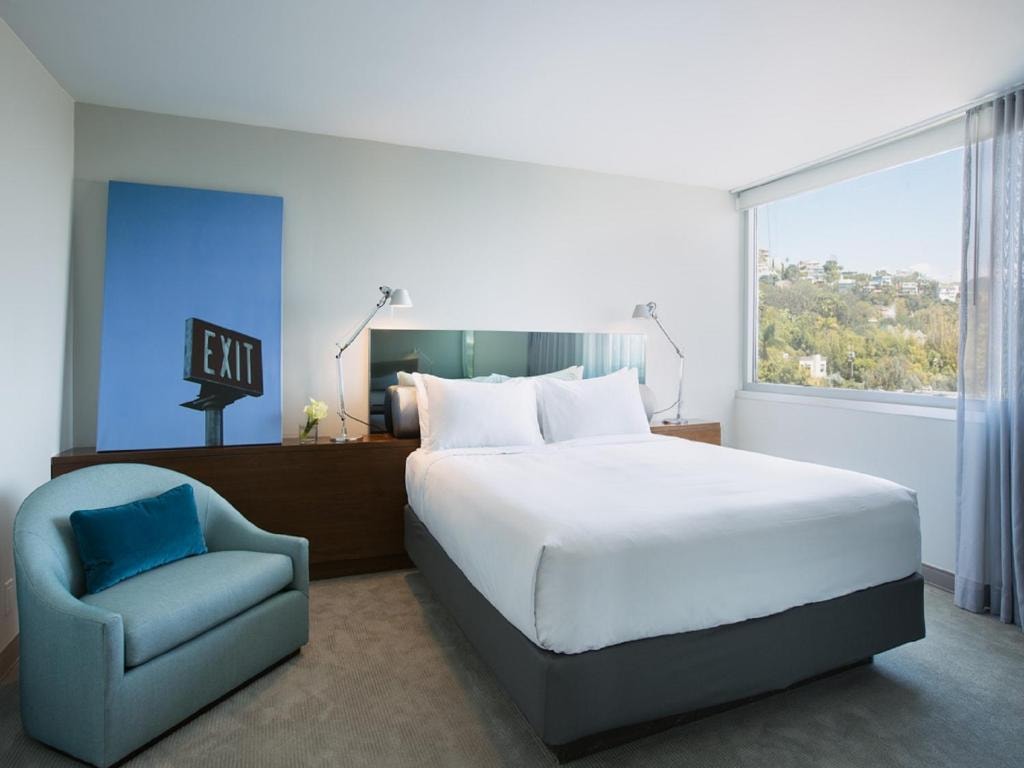 King Suite Near The Comedy Store LA Luxury Bookings