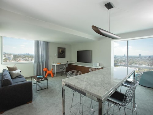 King Suite Near The Comedy Store LA 3 Luxury Bookings