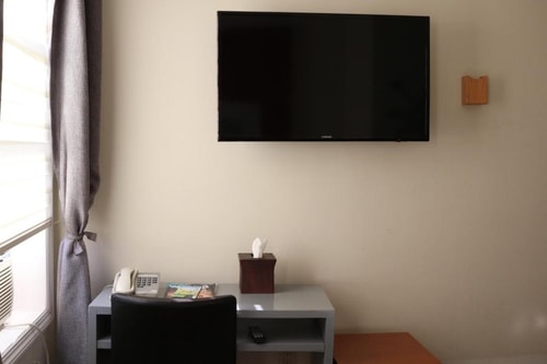 Queen Room Near Salsa Sabrosa NYC 9 Luxury Bookings