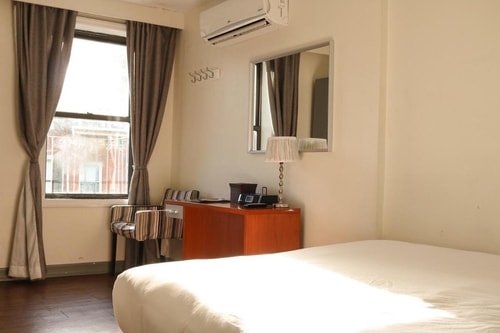Queen Room Near Salsa Sabrosa NYC 4 Luxury Bookings