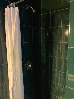 Queen Room Near Salsa Sabrosa NYC 13 Luxury Bookings