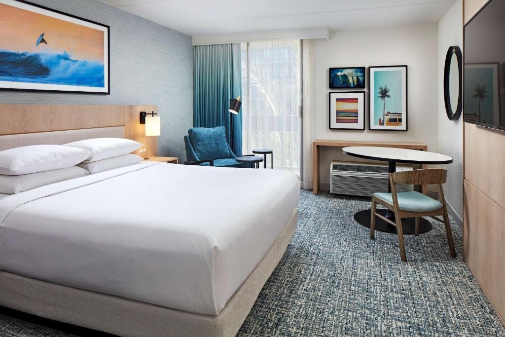 King Room Near Marina del Rey Yacht Rental LA Luxury Bookings