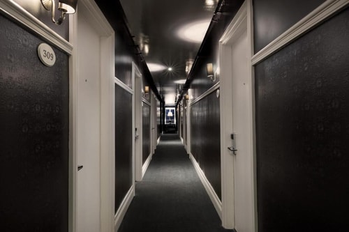 Standard king  Room Near Beverly Hills School LA 10 Luxury Bookings