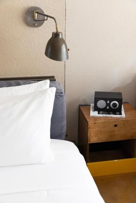 King Near Joes Auto Parks LA 4 Luxury Bookings